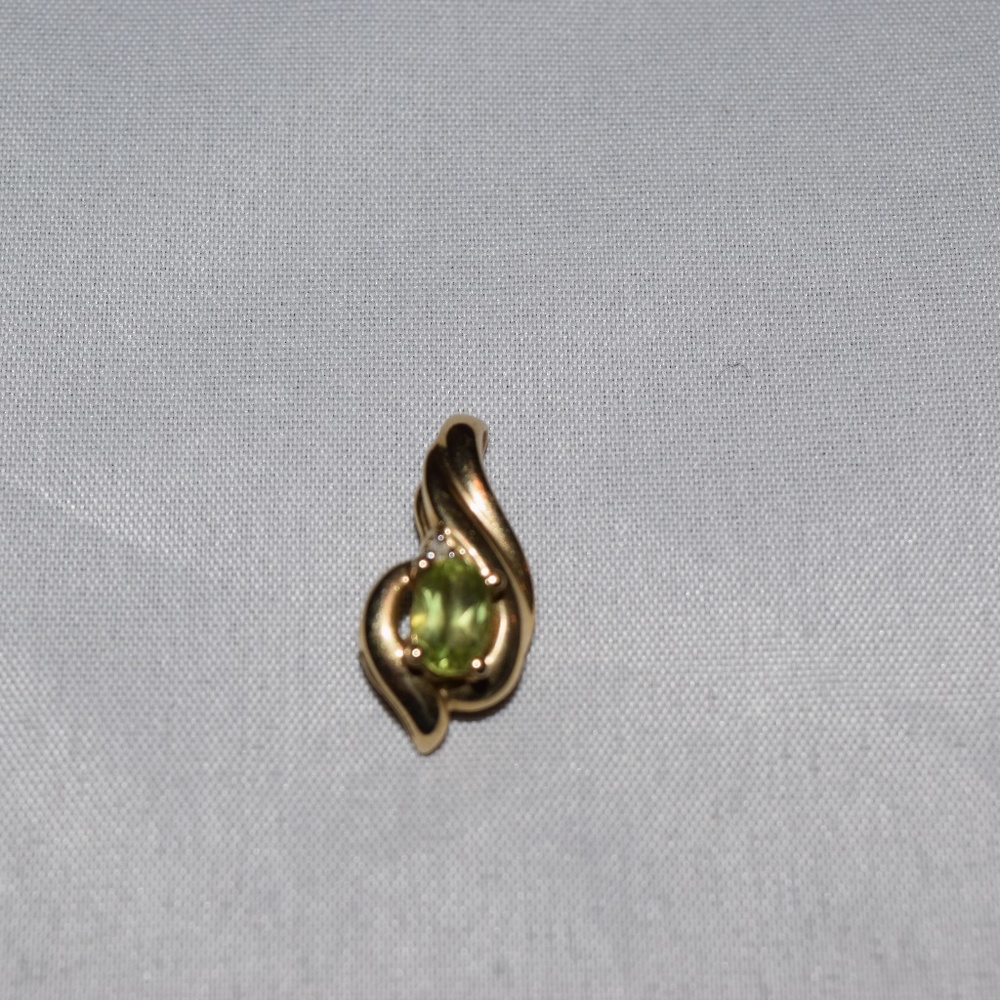 Peridot necklace piece
